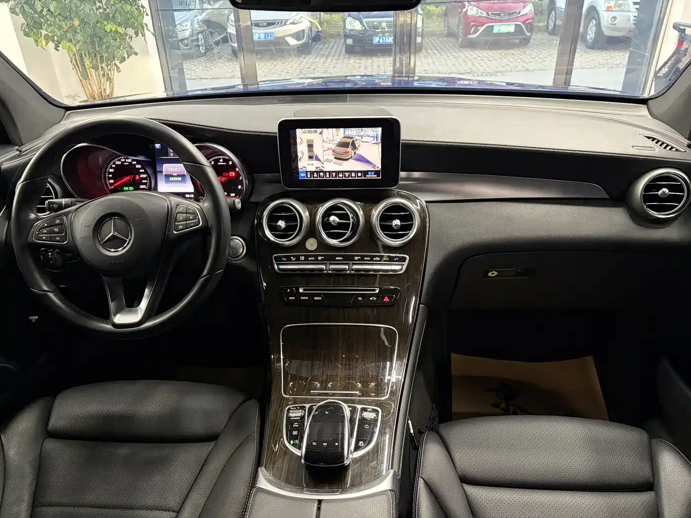 Mercedes-Benz GLC 2017 GLC 260 4MATIC Dynamic фото 12