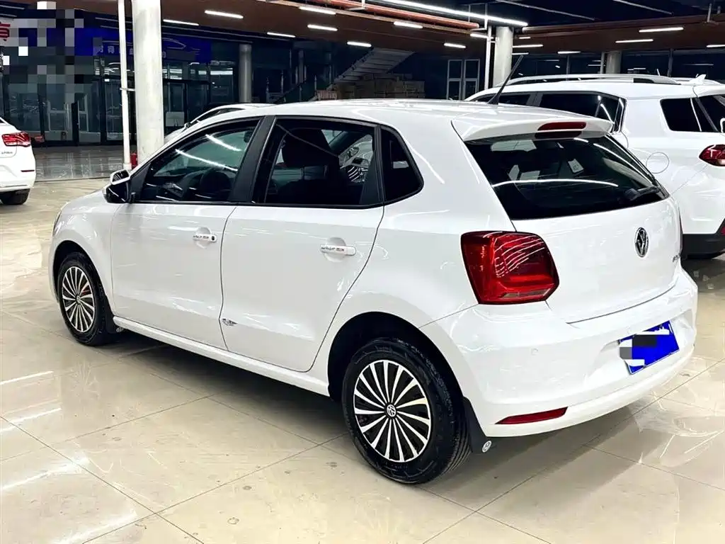 Volkswagen Polo 2016 1.4L Manual Trend фото 3