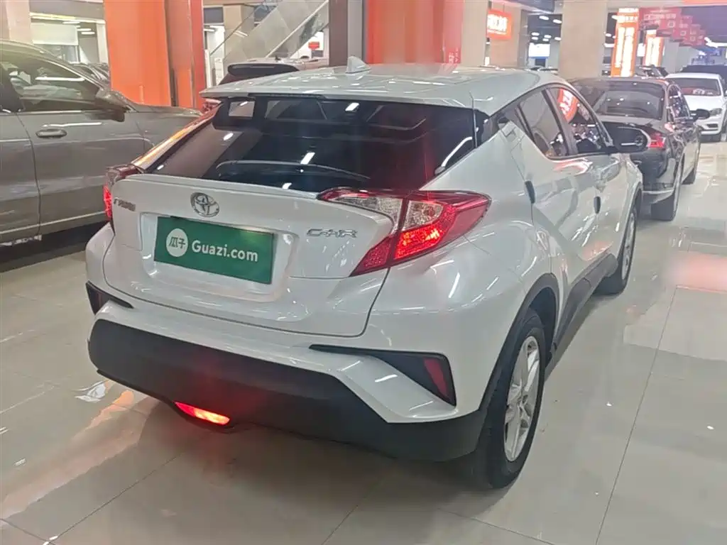 Toyota C-HR 2021 2.0L Comfort Edition фото 7
