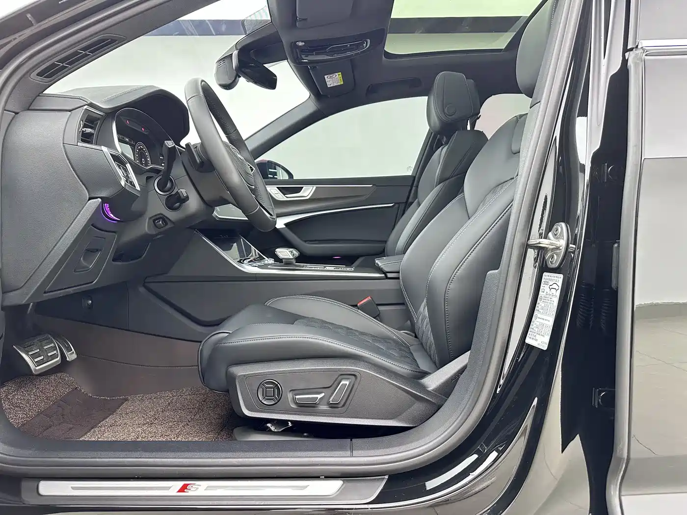 Фото 9 - Audi A6L