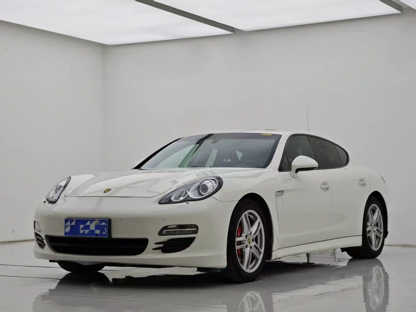 Porsche Panamera 2013 Panamera Platinum Edition 3.6L