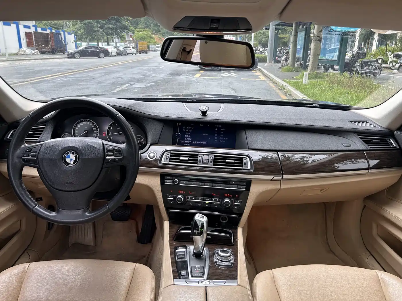 BMW 7 Series 2010 2009 730Li Leading