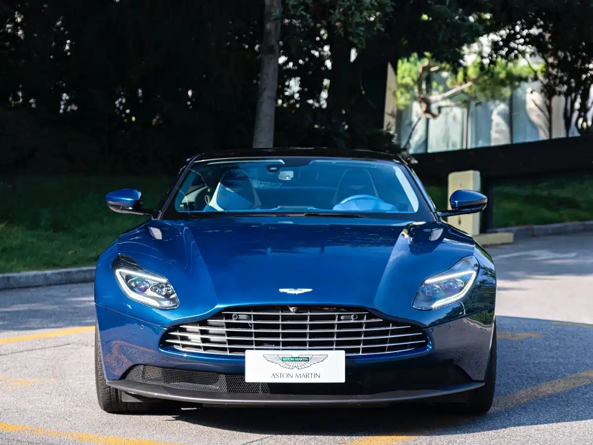 Aston Martin DB11 2022 2022 4.0T V8 Coupe
