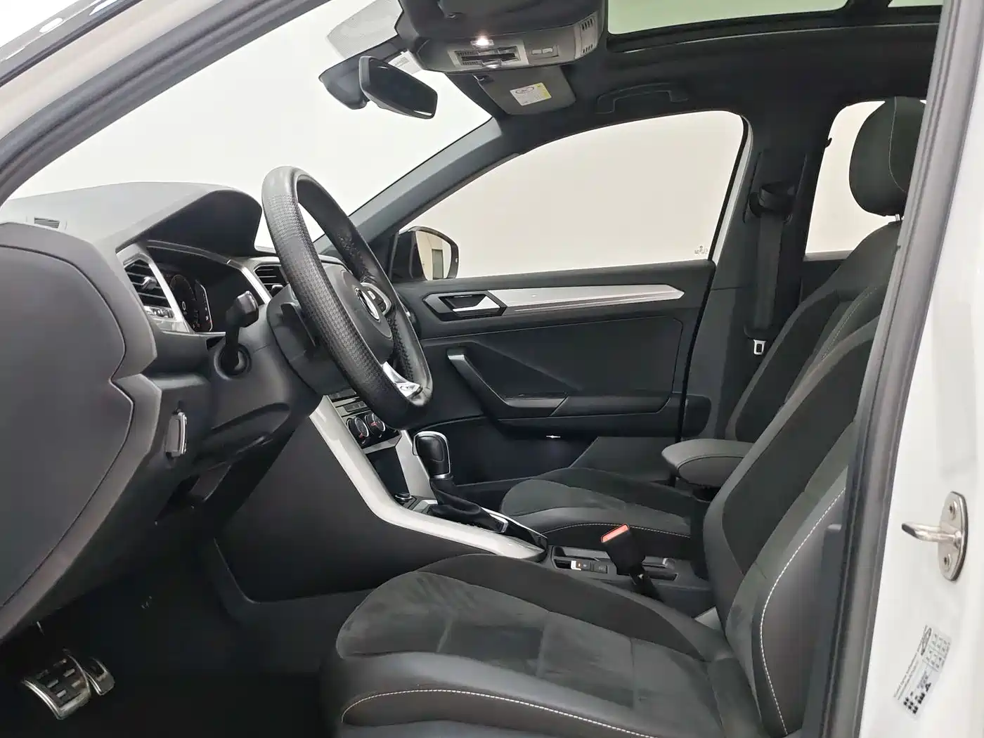 Volkswagen T-ROC 2022 280TSI DSG 2WD R-Line Pro PLUS фото 8