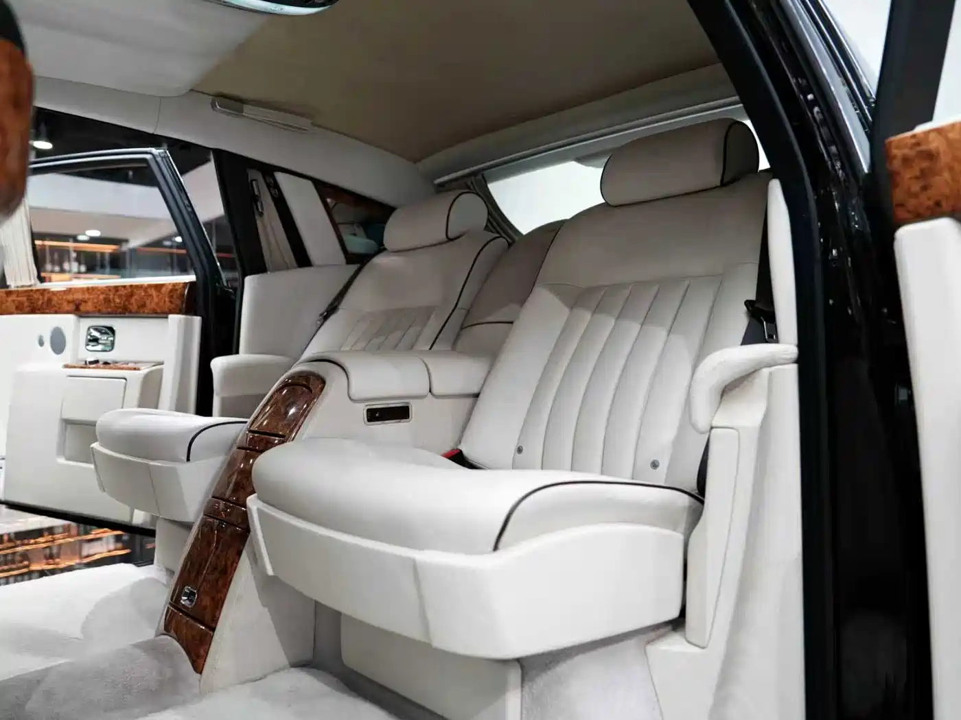 Rolls-Royce Phantom 2011 2006 6.7L Extended Wheelbase EWB
