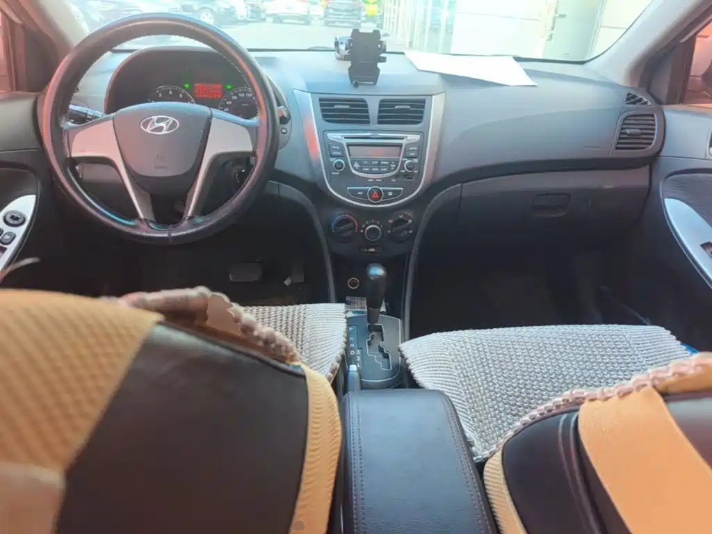 Hyundai Reina 2017 2016 1.4L Automatic GLX Leading