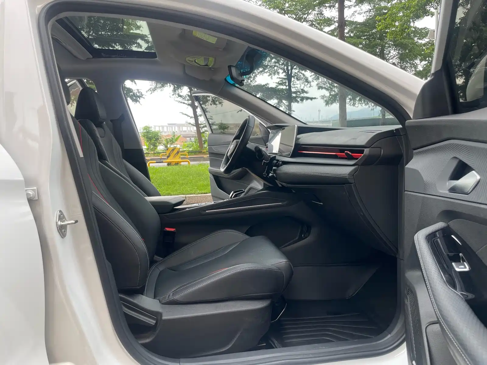 Фото 30 - Geely Binrui