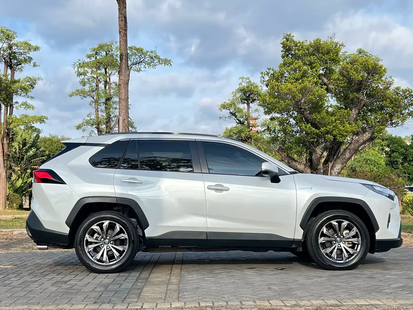 TOYOTA RAV4 RONGFANG