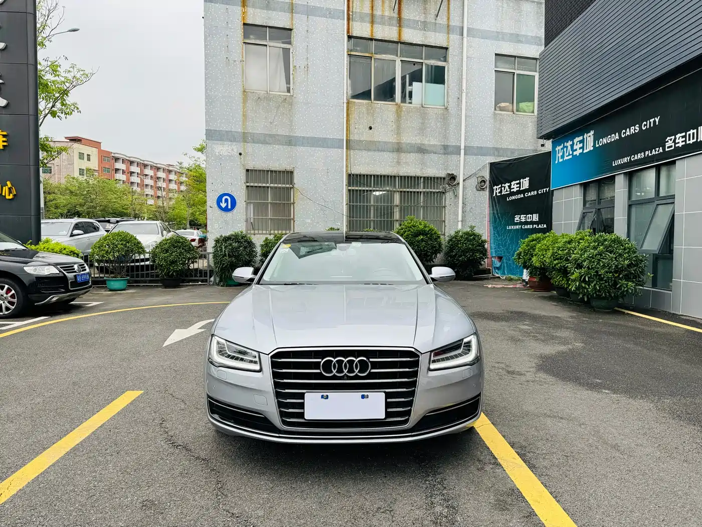 AUDI A8