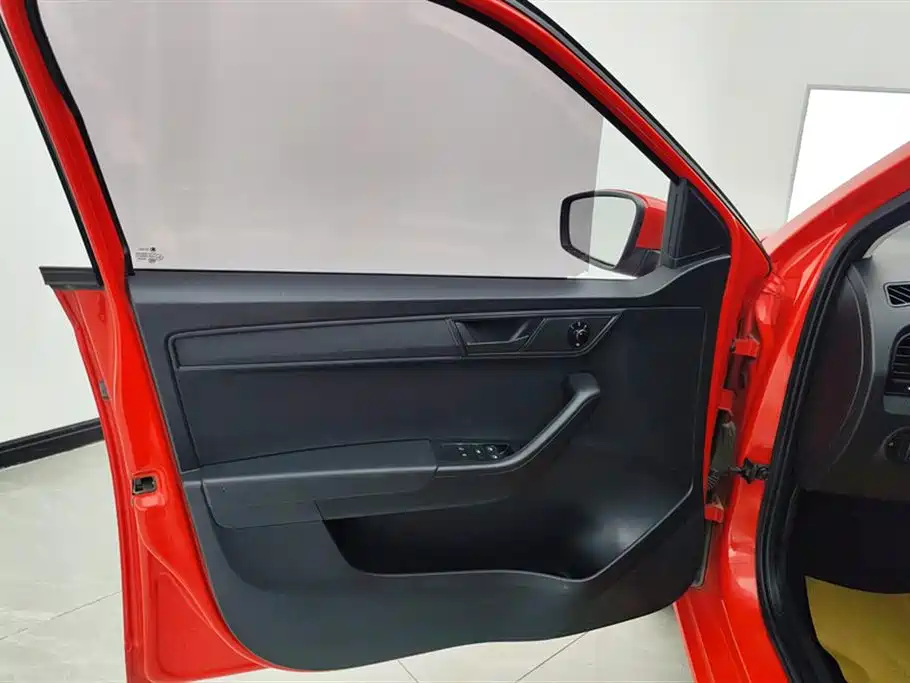 Škoda Fabia 2017 1.4L Auto Car Enjoy Edition фото 7