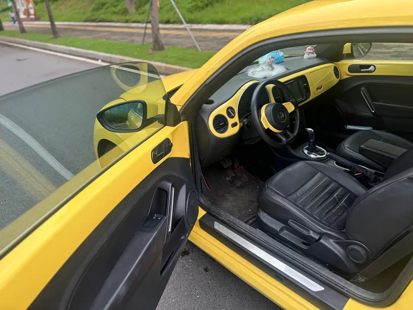 Volkswagen Beetle 2014 1.2TSI Fashion Edition фото 10