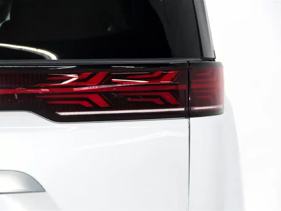 Denza D9 2025 2024 DM-i 1050 Premium