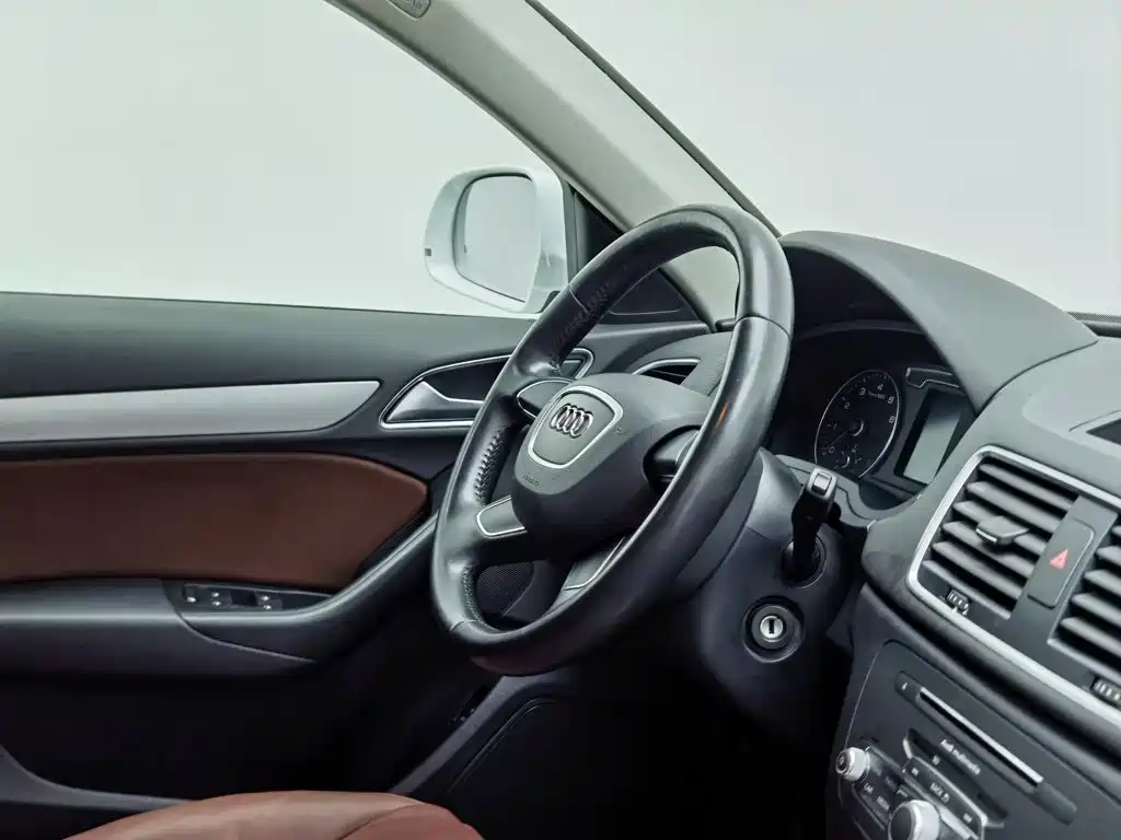 Photo 22 - Audi Q3