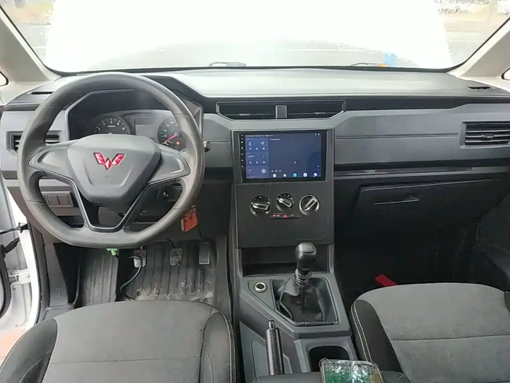 صورة 10 - Wuling Motors Wuling Hongguang PLUS