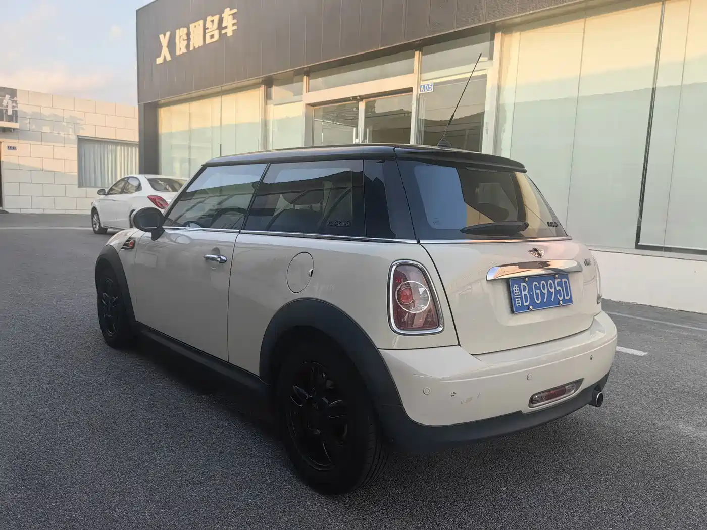 MINI MINI 2013 2013 1.6L ONE Limited Edition First Version