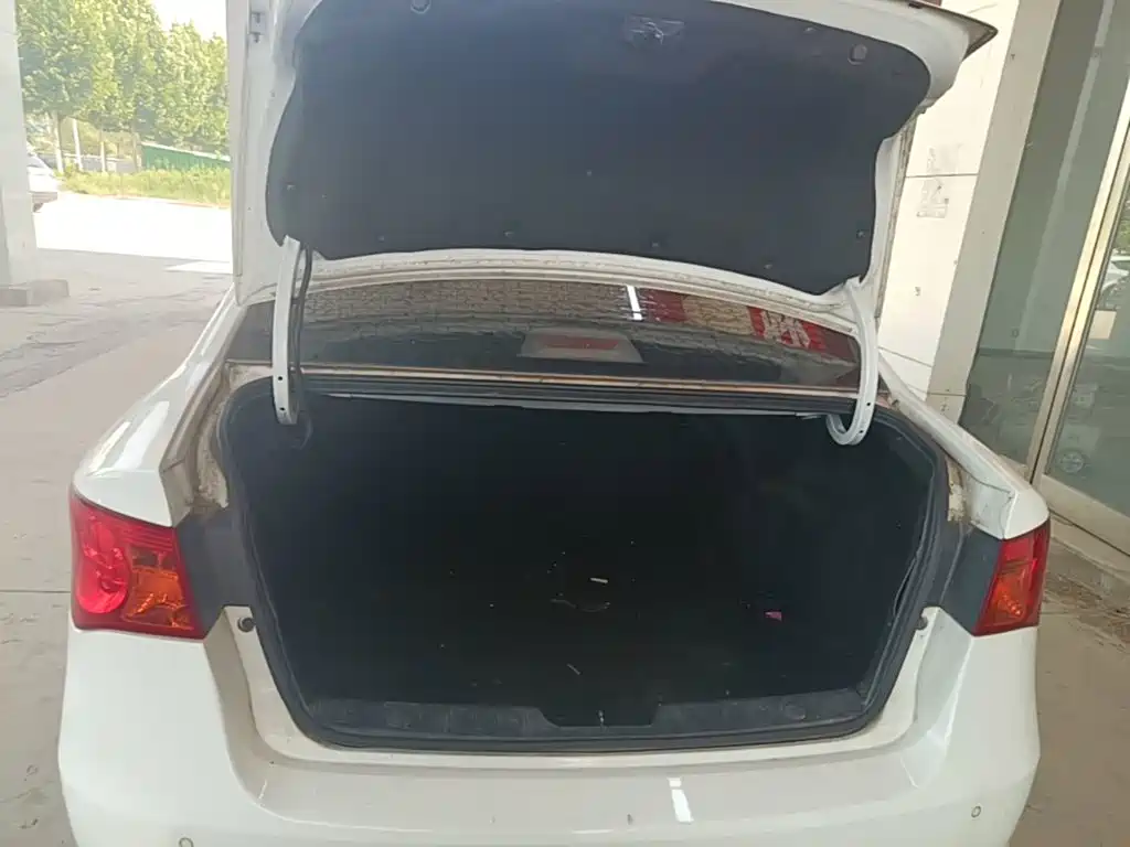 Roewe 350 2015 2015 Model 1.5L Manual Luxury Sunroof Edition