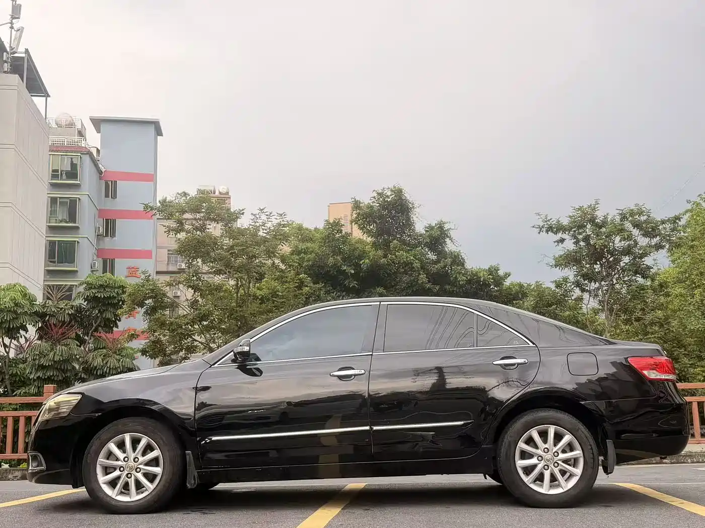 Photo 4 - Toyota Camry