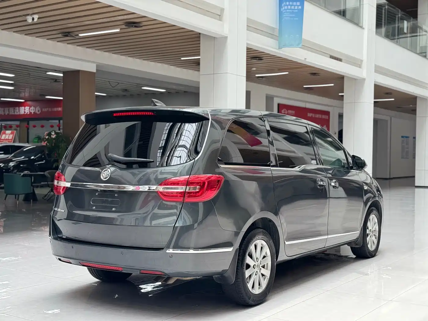 Фото 5 - Buick GL8