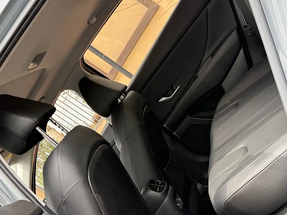 Hyundai Elantra 2022 1.5L CVT GLX Elite Edition фото 14