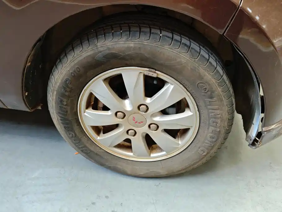 Wuling Motors Wuling Hongguang 2015 2015 1.2L S Basic China V