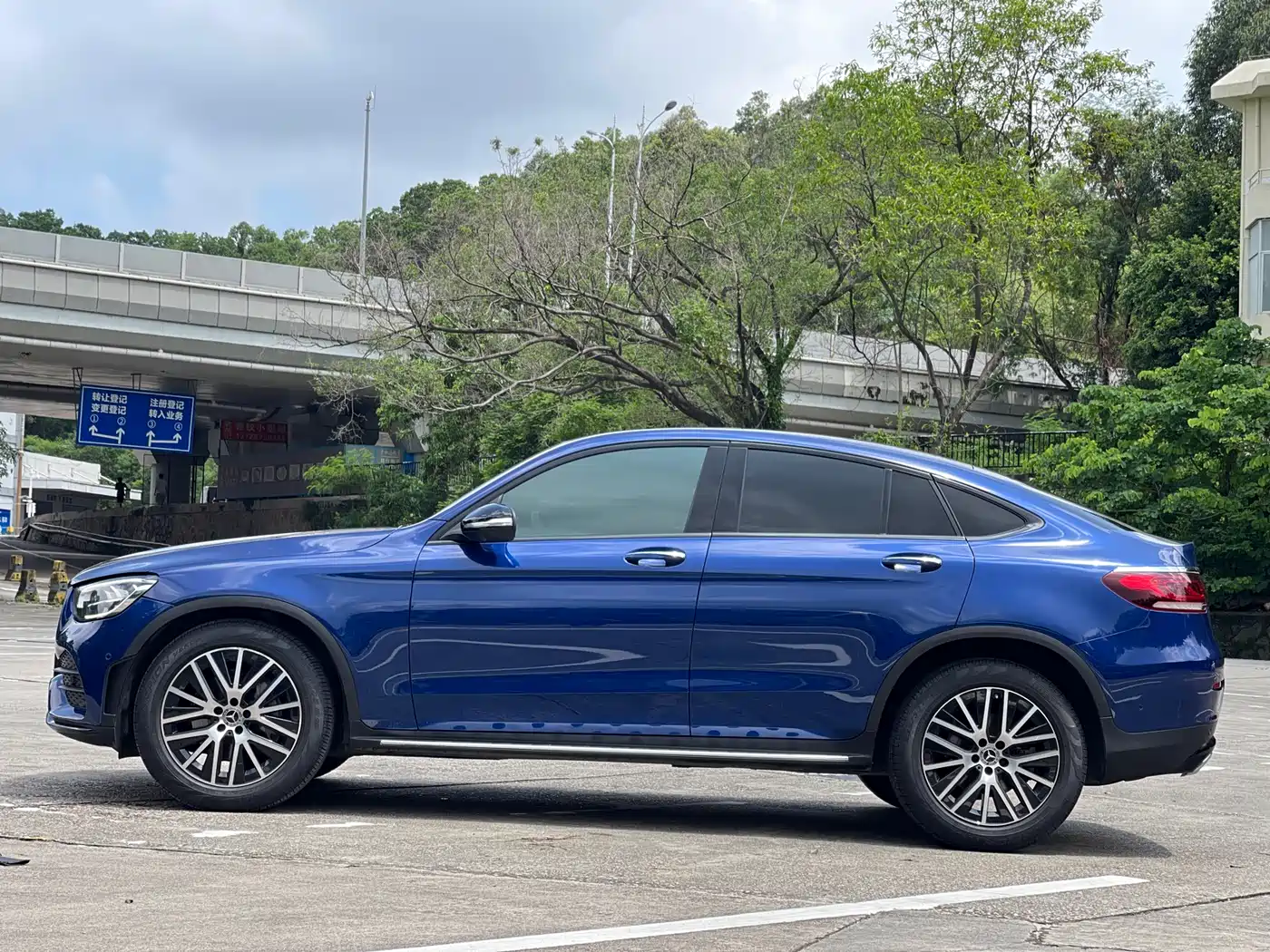 Mercedes-Benz GLC Coupe 2020 GLC 300 4MATIC Coupe SUV фото 38