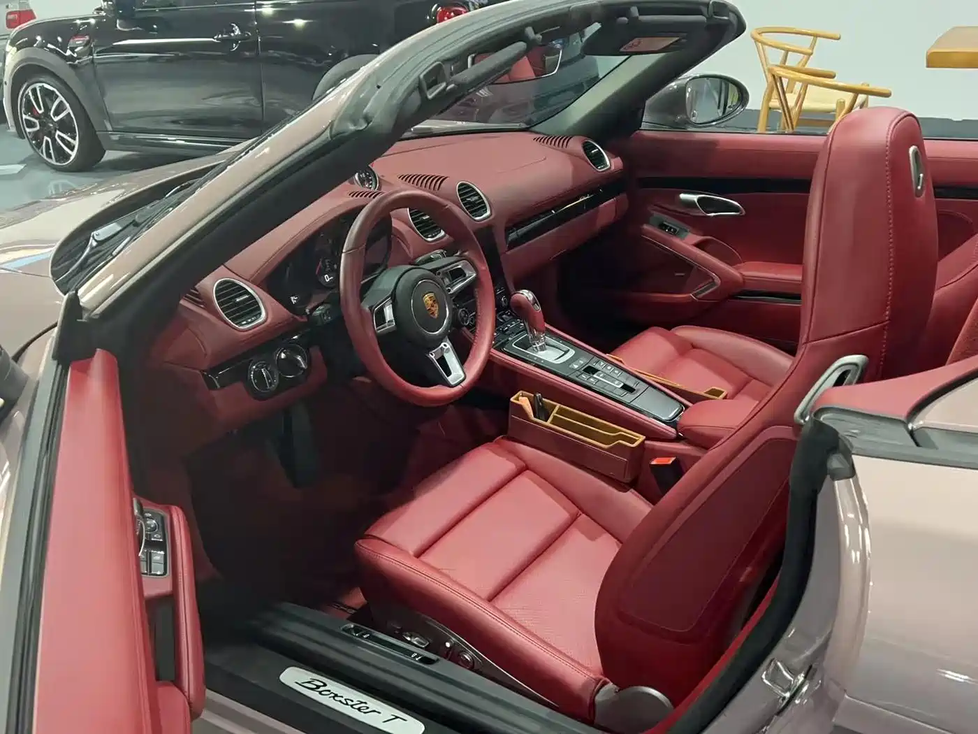 Porsche 718 2022 Boxster T 2.0T фото 4