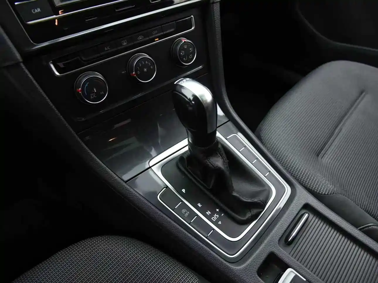 Volkswagen Golf 2018 230TSI Automatic Comfort фото 10
