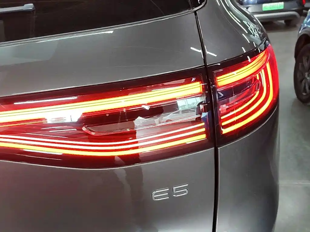 Фото 8 - Geely Galaxy Galaxy E5