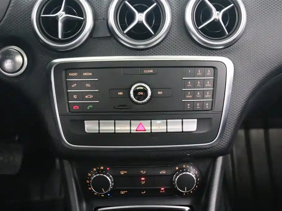 Mercedes-Benz A-Class (Import) 2016 A 180 фото 9