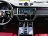 Photo 13 - Porsche Macan