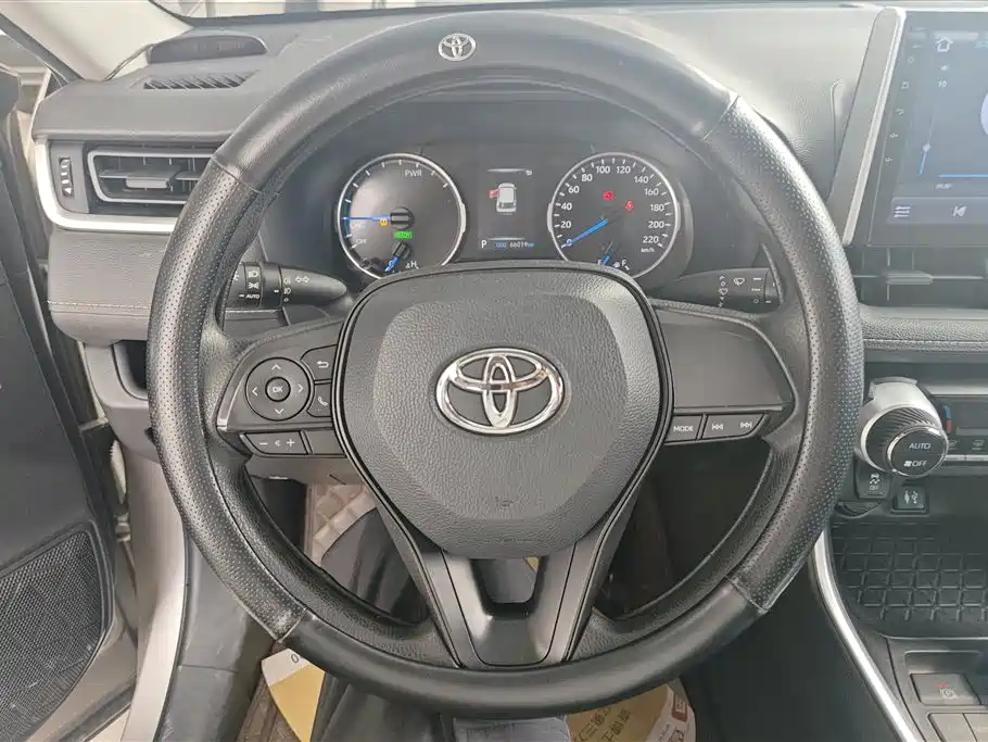 Toyota Wildlander 2022 Hybrid 2.5L E-CVT FWD Leading Edition фото 15