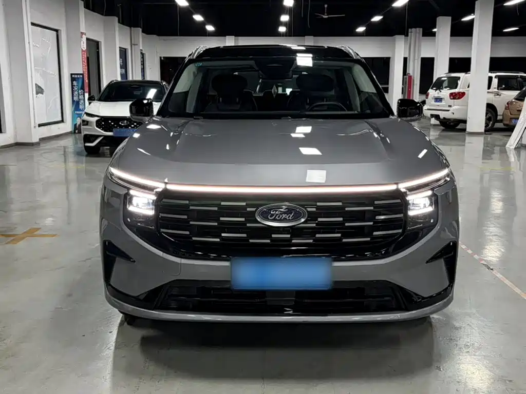 Фото 8 - Ford Edge