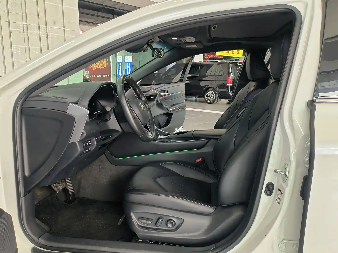 Toyota Avalon 2022 2.0L XLE Premium фото 8