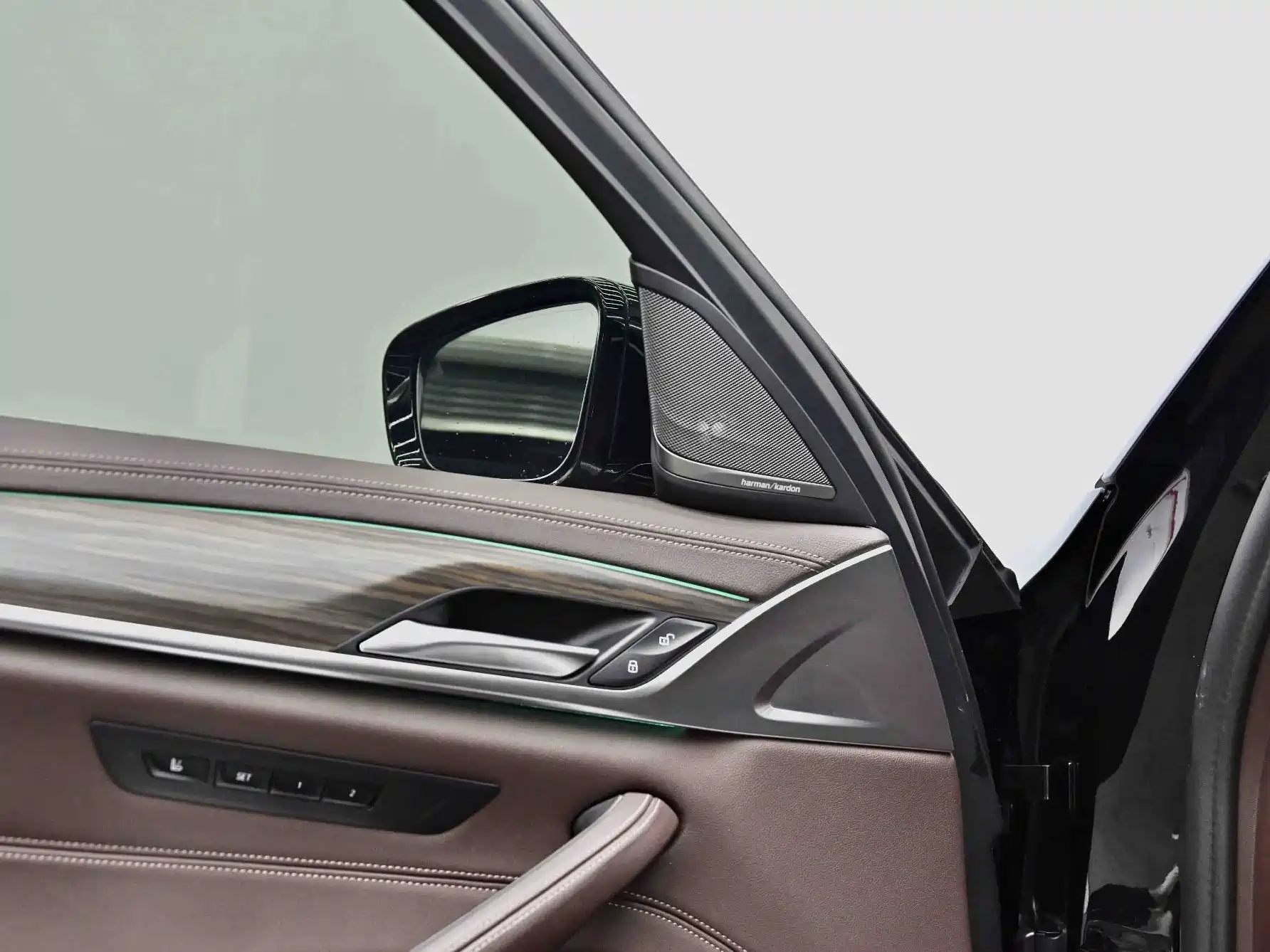 صورة 23 - BMW 5 Series