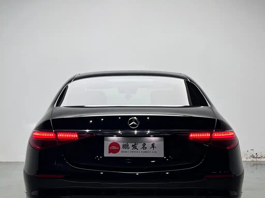 Фото 16 - Mercedes-Benz S-Class