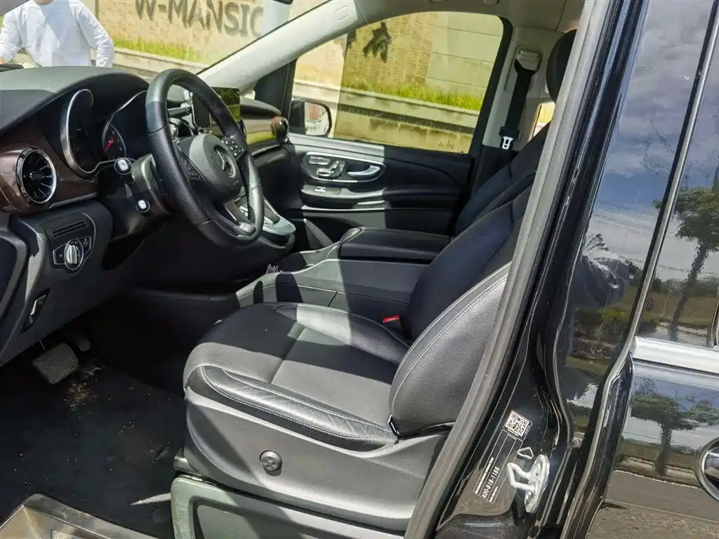 Mercedes-Benz V-Class 2020 V 260 Navigator Edition фото 10
