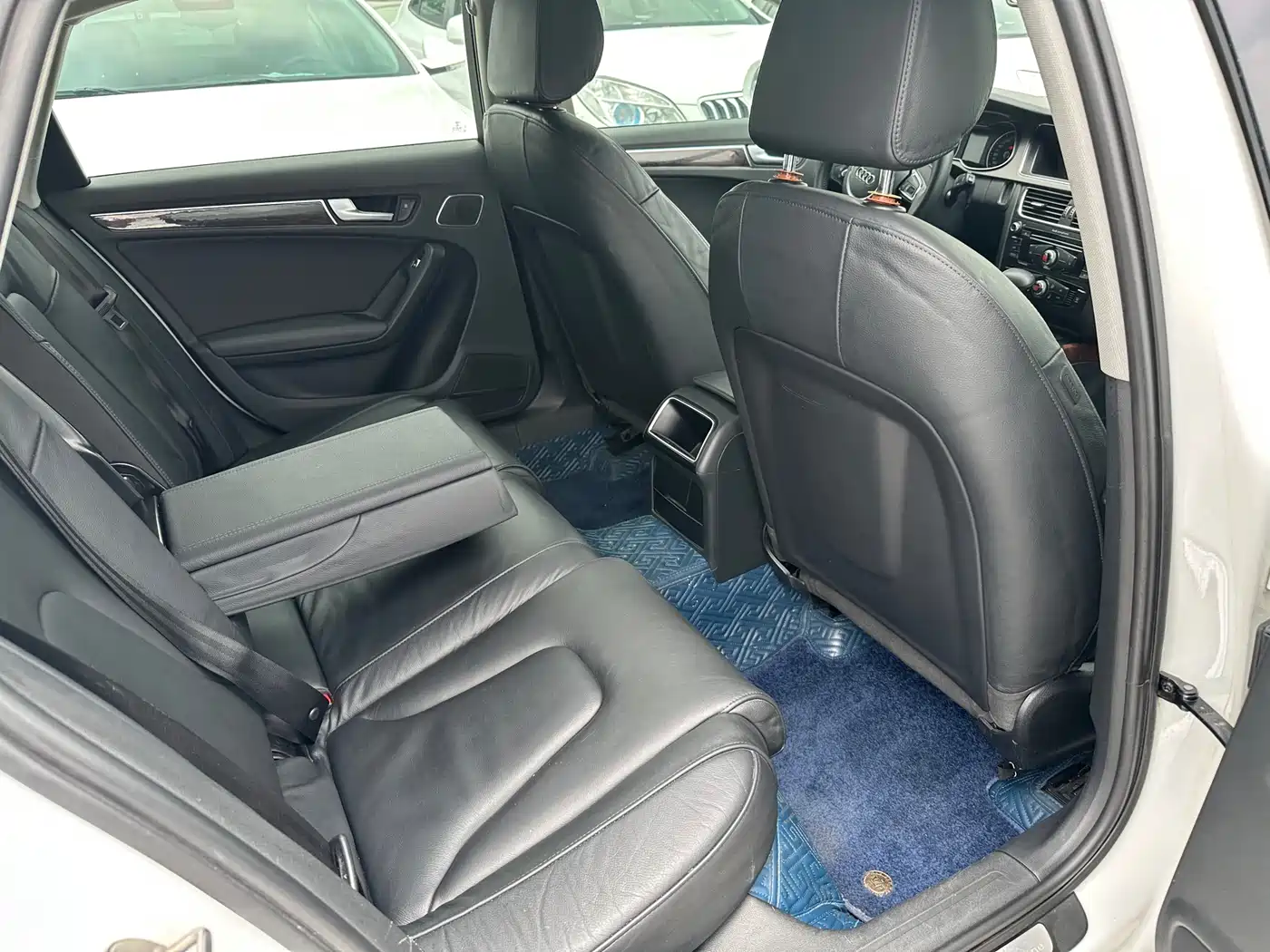 Audi A4L 2013 35 TFSI Automatic Comfort фото 7