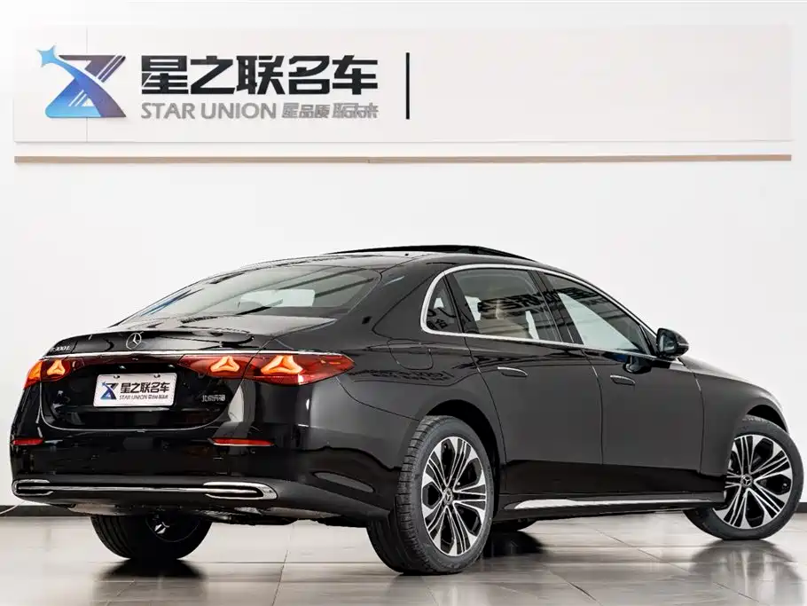 Mercedes-Benz E-Class 2026 E 300 L Luxury фото 7