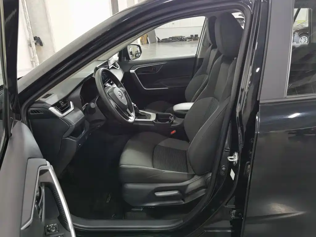 Toyota Wildlander 2025 2024 2.0L CVT FWD Leading Edition
