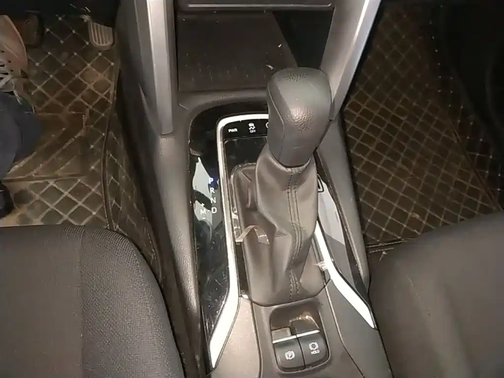 Toyota Frontlander 2023 2.0L CVT Elite Edition фото 14