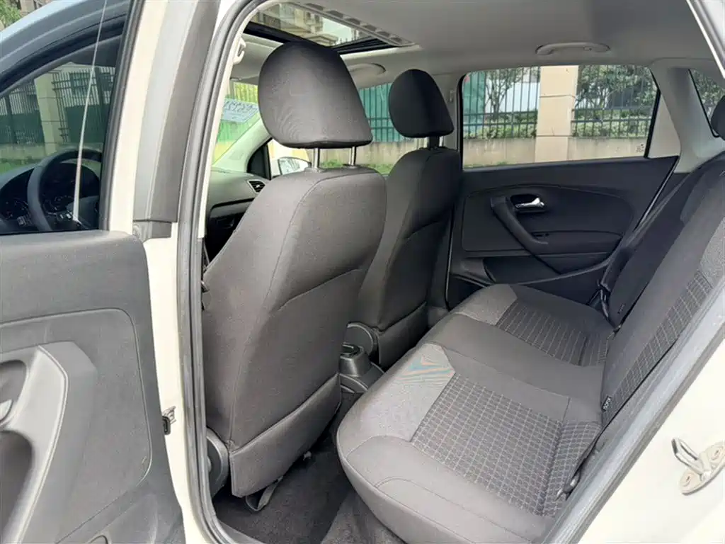 Volkswagen Polo 2018 1.5L Auto Comfort фото 17