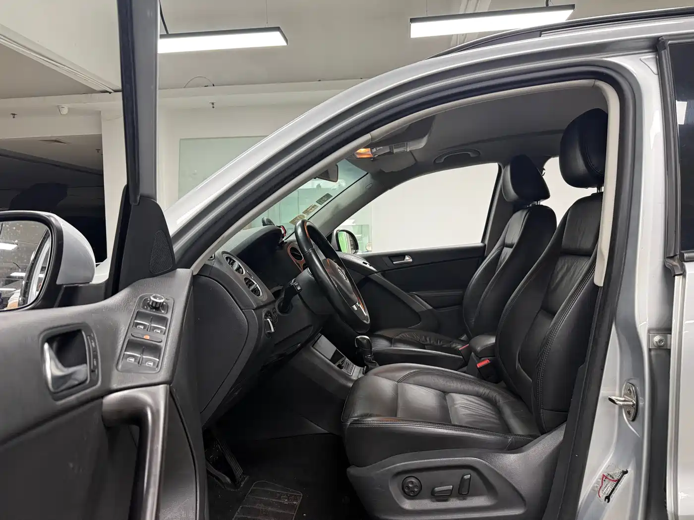 Volkswagen Tiguan 2012 1.8TSI Automatic 2WD Trend Edition фото 7