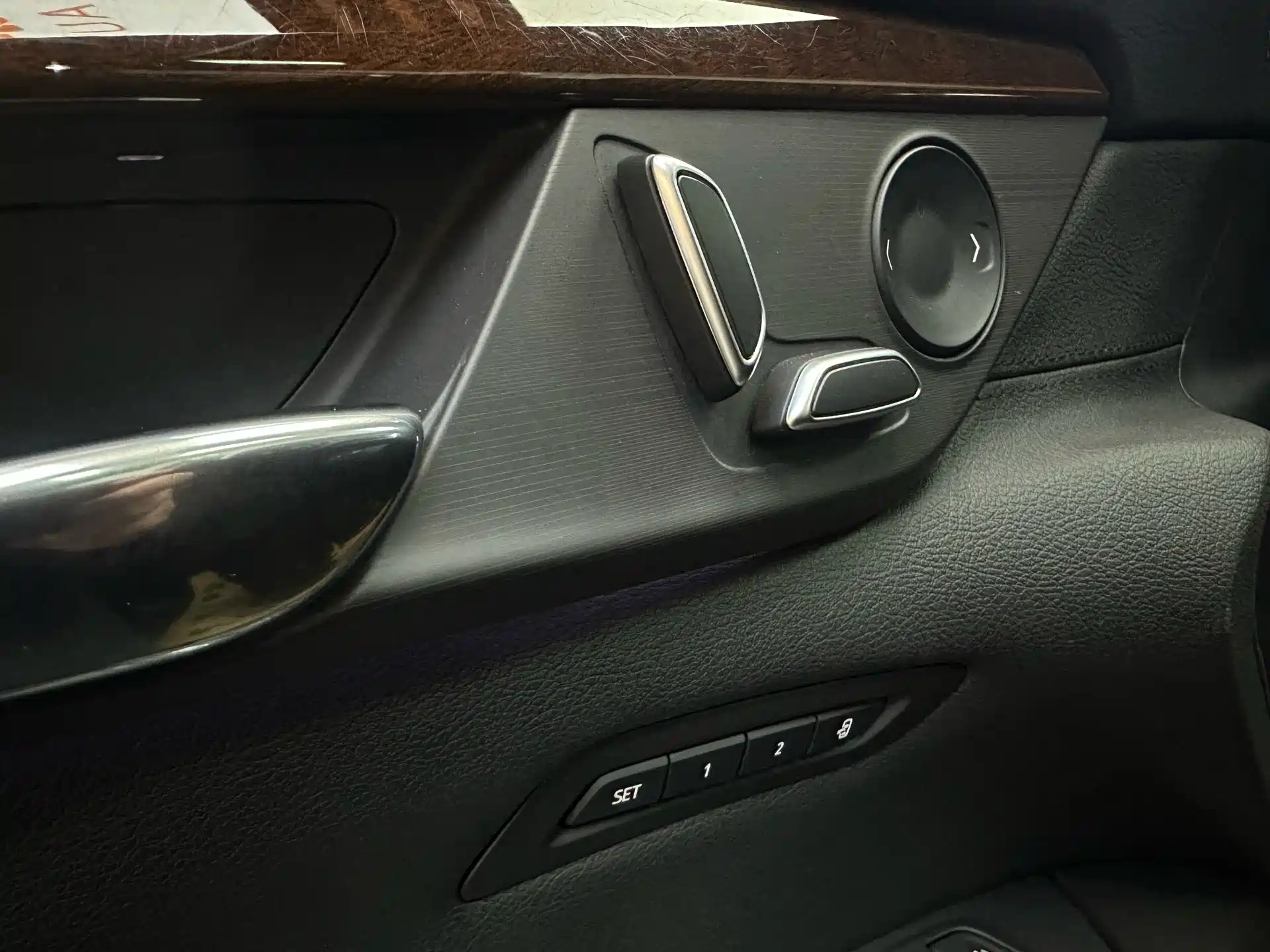 Фото 23 - Cadillac CT6