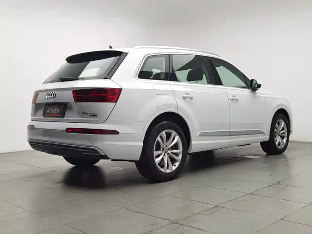 Audi Q7 New Energy 2019 55 e-tron — фото 2