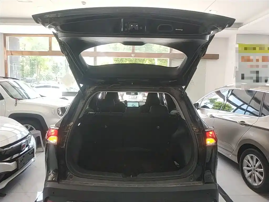 Toyota Frontlander 2023 2.0L CVT Elite Edition фото 19
