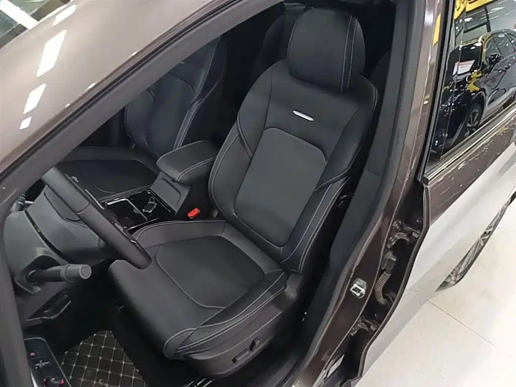 SAIC Maxus Maxus G50 2019 1.5T First Edition Automatic Luxury 6-Seater фото 15