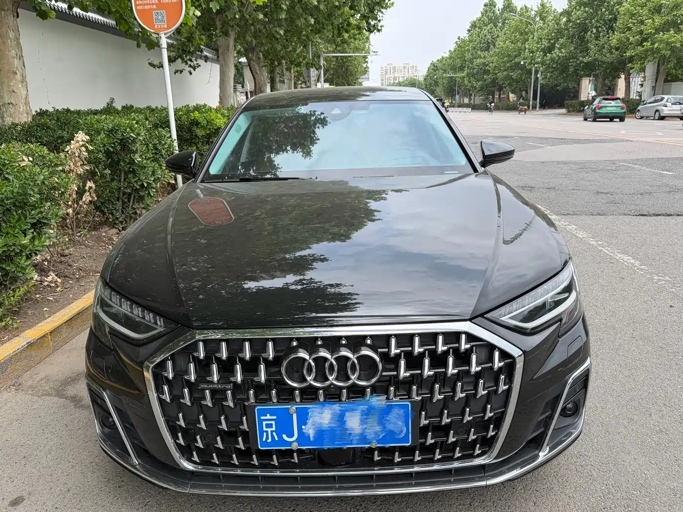 AUDI A8