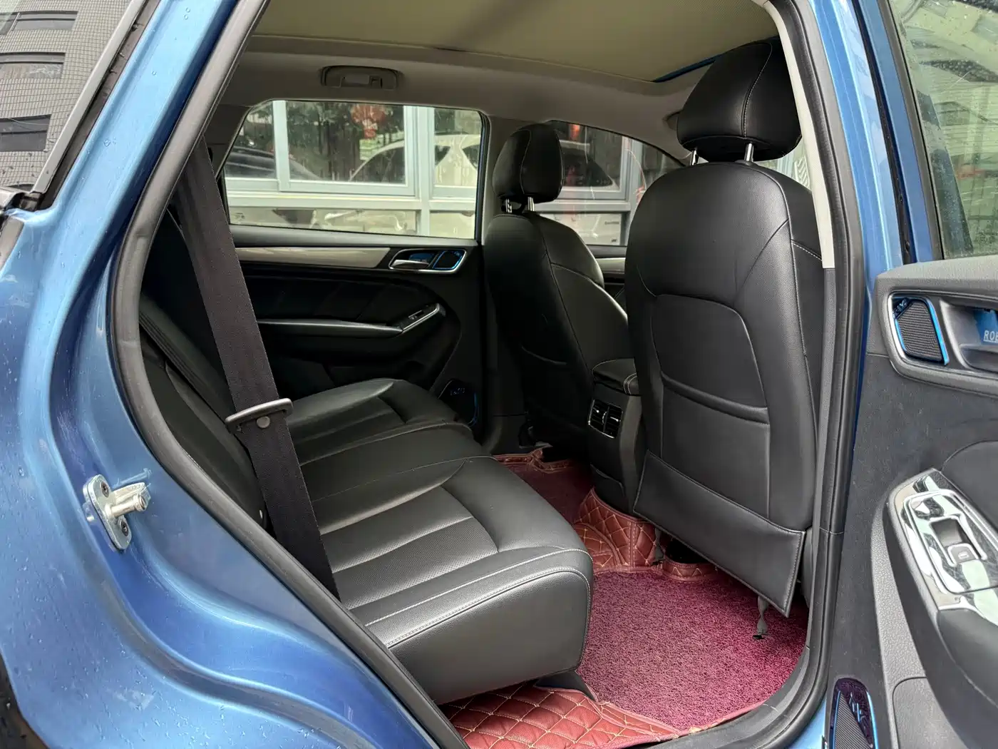 Фото 8 - Roewe RX5