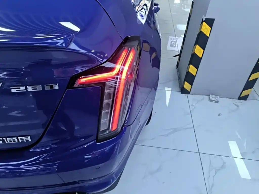 Фото 8 - Cadillac CT5