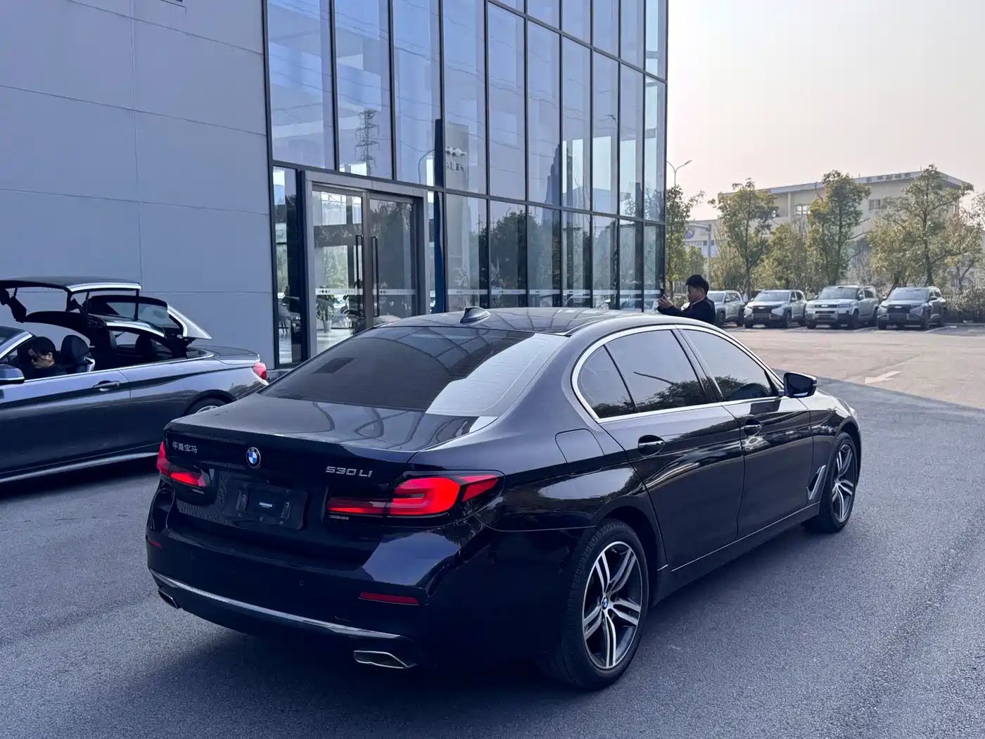 BMW 5 Series 2021 530Li Leading Luxury Package фото 16